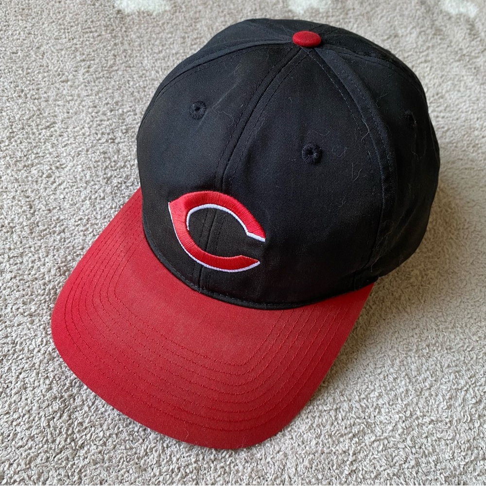 Cincinnati Red Black and Red Hat